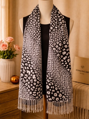 img/products/accessories/scarves/xPA882-4-BW_900.jpg