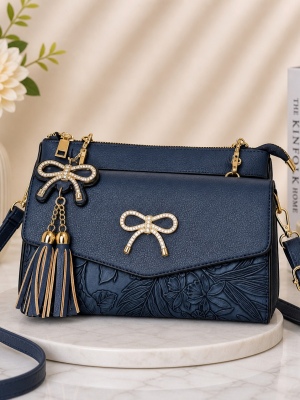 img/products/handbags/xHBT0625-BLUE_900.jpeg
