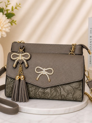 img/products/handbags/xHBT0625-KHA_900.jpeg