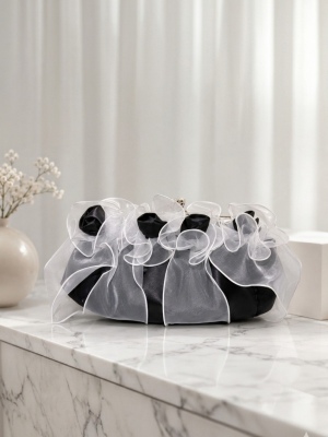 img/products/handbags/xHBX6074BLKWH_900.jpg